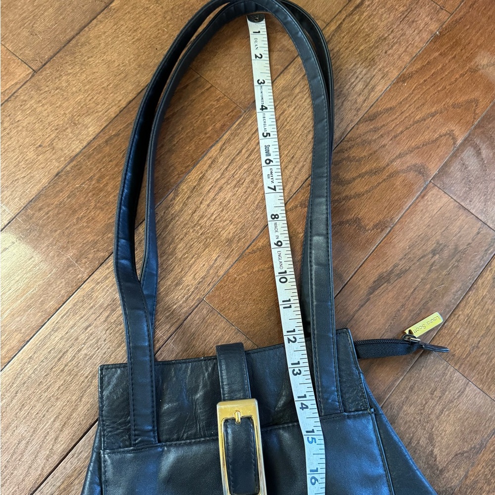 Laura Scott Black shoulder bag with front and back outer pockets, snap closure. - Picture 2 of 12